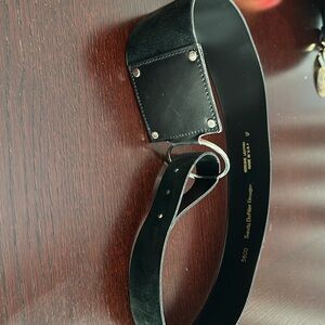 Sandy Duffler designs black leather belt